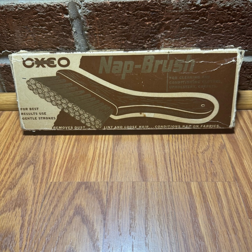 VTG Oxeo Nap Brush with Original Box Fabric Grooming Textile Tool Accessory